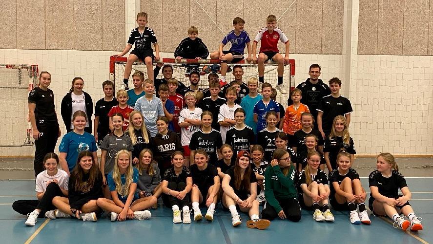 Glade deltagere fra håndboldcampen 2021